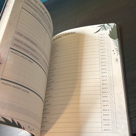 Erin Condren Winter 2021 Exclusive Holiday Petite Planner - Picture 5 of 7